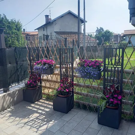 Dom wakacyjny La Favola Rosa Sul Di Varese