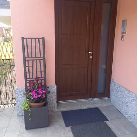 La Favola Rosa Sul Di Varese *